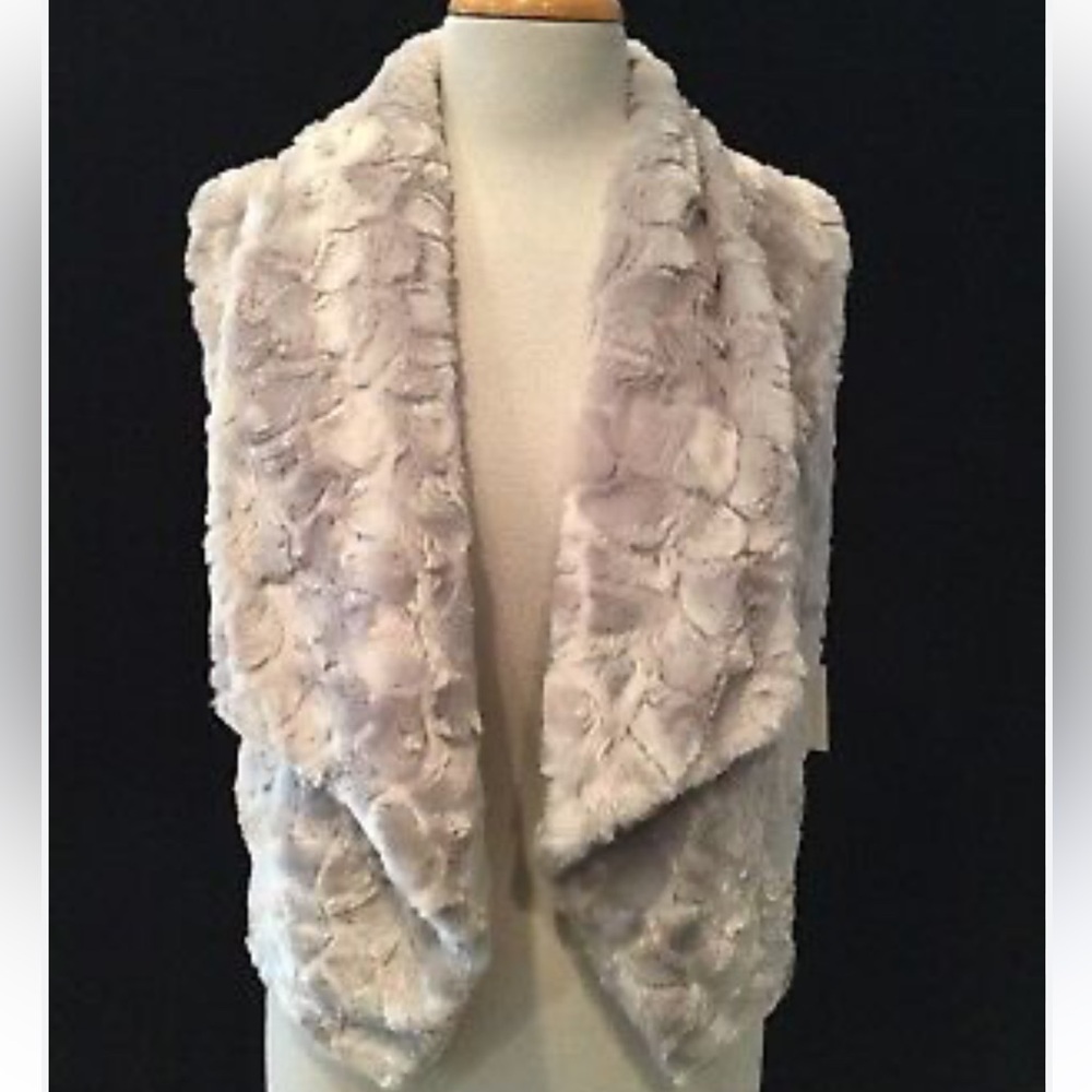 Jack by BB Dakota Cream Faux Fur Vest